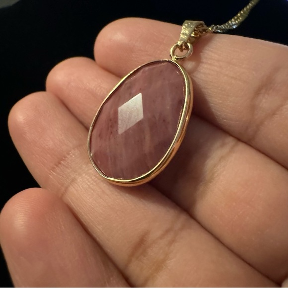 ✨2 for $30✨ Natural Rhodonite Pink Stone Pendant (Gold Tone Chain Necklace) - Picture 9 of 11